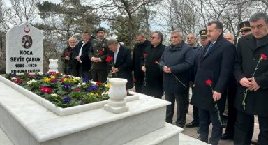 Çanakkale Savaşları kahramanı Seyit Onbaşı, mezarı başında anıldı