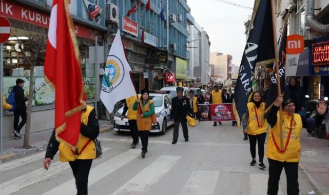 Çanakkale'ye yürüyen '57'nci Alay' korteji, Keşan'da