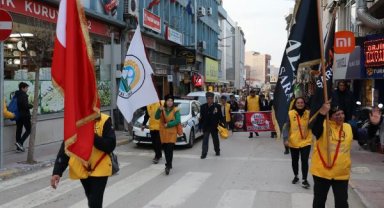 Çanakkale'ye yürüyen '57'nci Alay' korteji, Keşan'da
