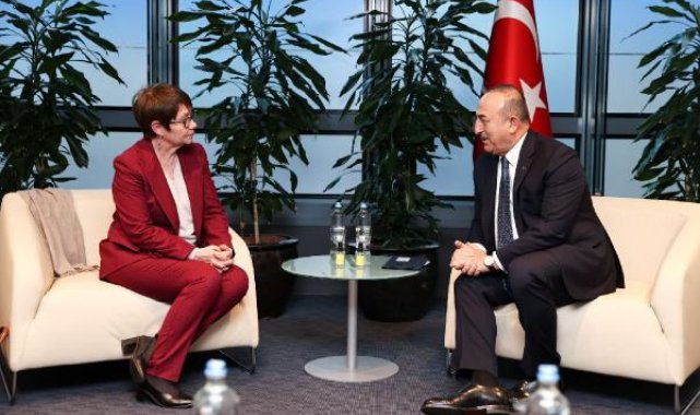 Çavuşoğlu, Avrupa Yatırım Bankası Başkan Yardımcısı ve İmar ve Kalkınma Bankası Başkanı ile görüştü