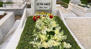 Çetin Emeç mezarı başında anıldı