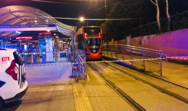 Cevizlibağ'da tramvay raydan çıktı-1