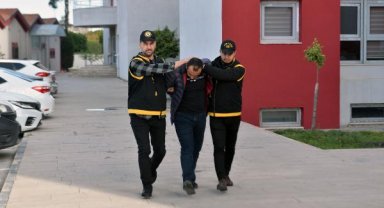 Cezaevinden çıkıp aleyhinde ifade veren tanığa ateş etti; çatışmada arkadaşı öldü