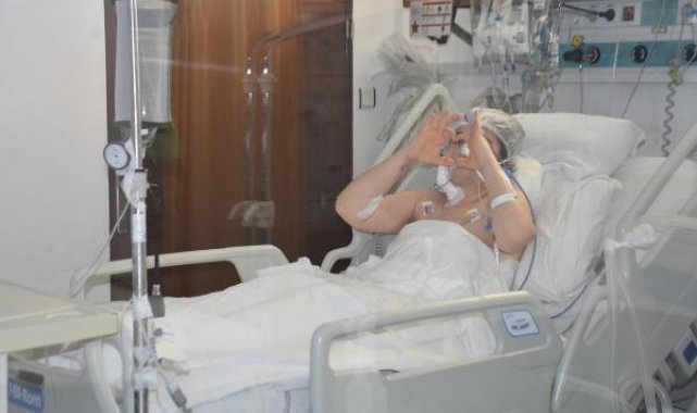 Çift taraflı akciğer nakliyle 14 saatte hayata döndü
