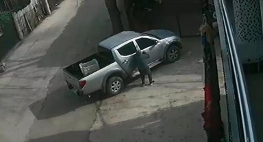 Çiftçiyi takip edip, kamyonetindeki 65 bin lirayı çaldı; o anlar kamerada