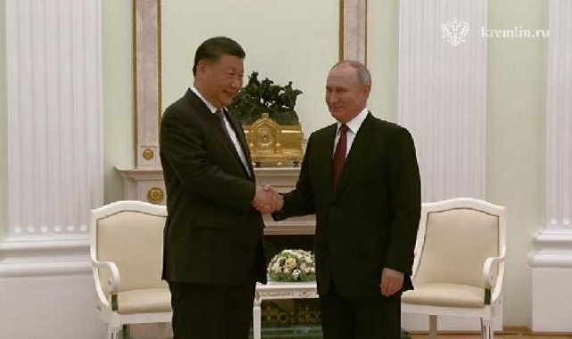 Çin Devlet Başkanı Cinping, mevkidaşı Putin ile bir araya geldi
