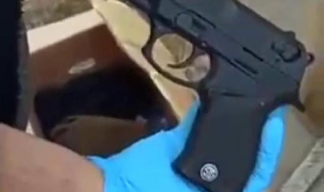 Çorapların içinden tabanca çıktı