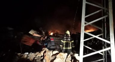 Çorum'da 3 ev ve bir samanlık yandı