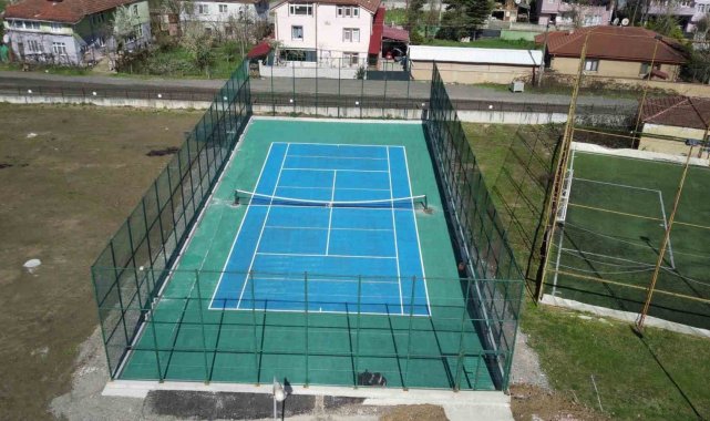 Cumayeri'ne tenis kortu yapıldı