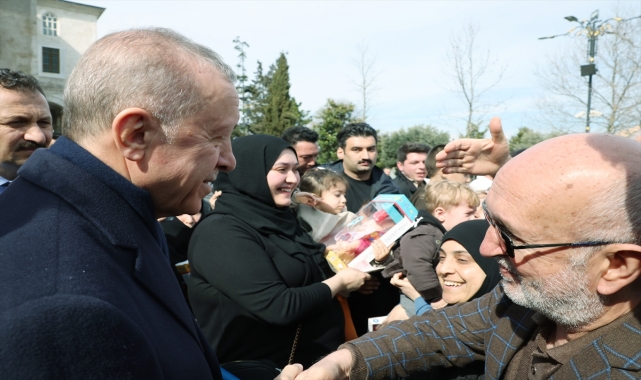 Cumhurbaşkanı Erdoğan, Fatih'te esnaf ziyareti yaptı