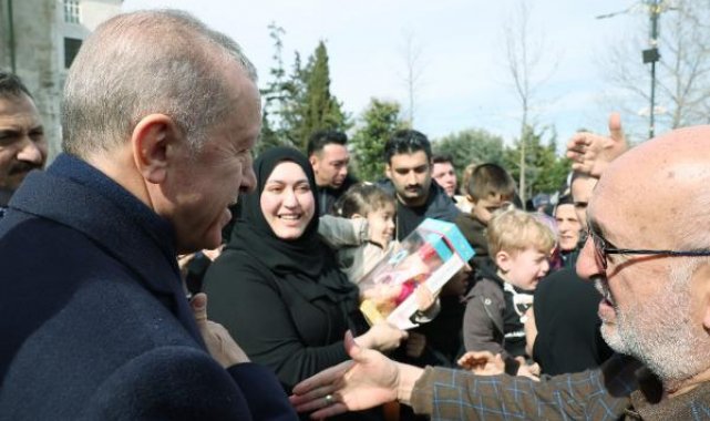 Cumhurbaşkanı Erdoğan Fatih'te esnafı ziyaret etti