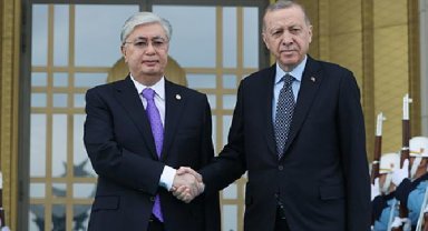 Cumhurbaşkanı Erdoğan, Kazakistan Cumhurbaşkanı Tokayev ile görüştü