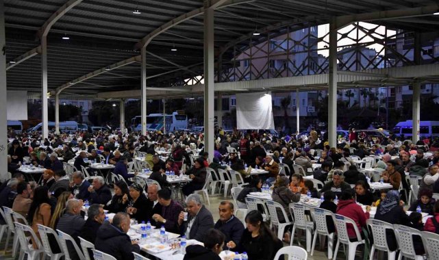 Dayanışma sofrası Öğretmenevleri Mahallesinde kuruldu