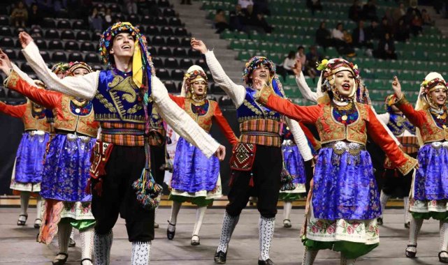 Denizli'de halk oyunları şöleninde 9 ekip performanslarını sergileyecek
