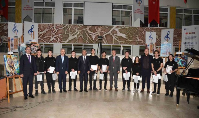Denizli'nin mitolojik hikayelerini en iyi anlatan resimler ödüllendirildi