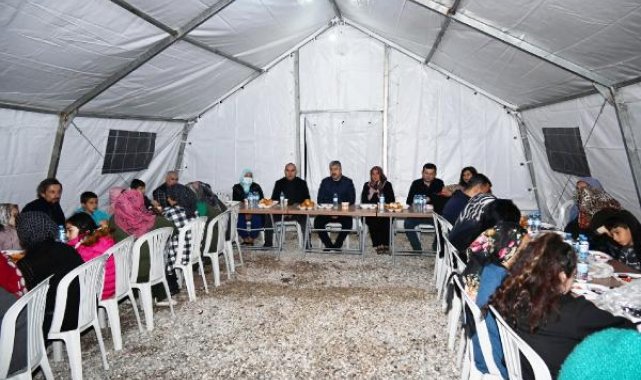 Deprem bölgesi Osmaniye'de ilk sahur