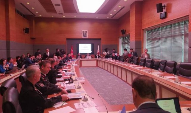 Deprem sonrası 74 vatandaşın kimlik tespit çalışmaları devam sürüyor