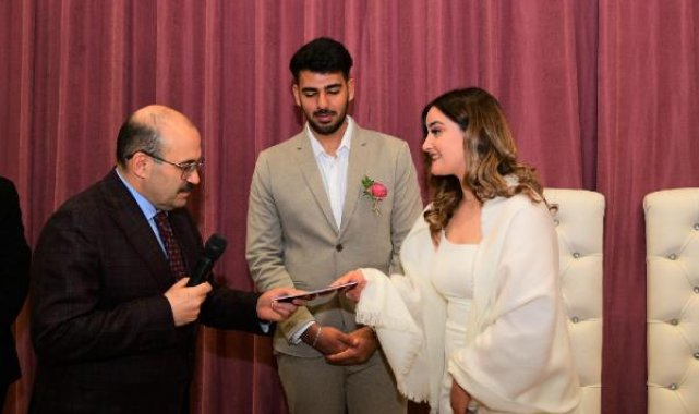 Depremde anne ve babasını kaybeden Doğukan, Trabzon'da evlendi