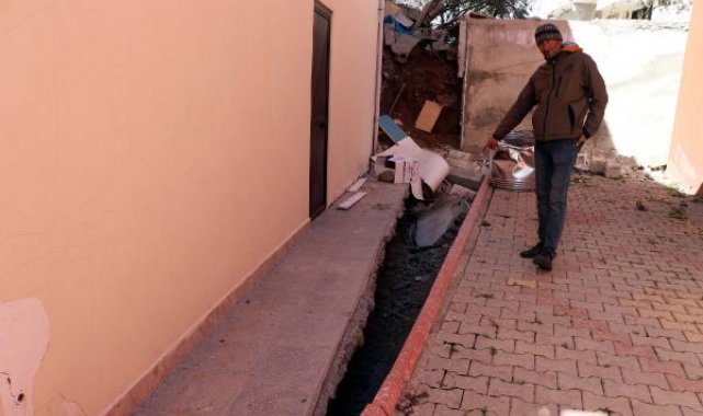 Depremde binanın yönü değişmiş