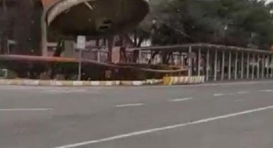 Depremde hasar gören su kulesi kontrollü olarak yıkıldı