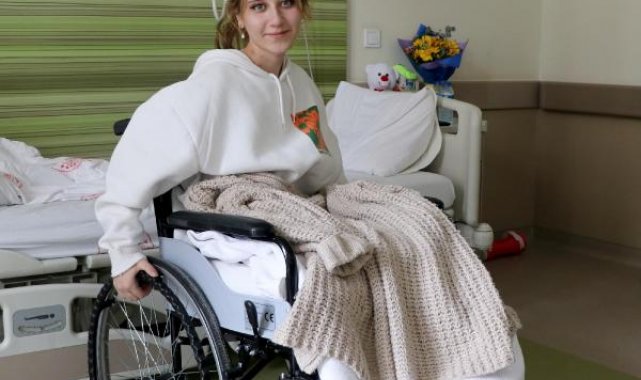 Depremde sağ bacağını kaybeden Şeyma Nur: Kurtarıldıktan sonra aileme sarılmak istedim