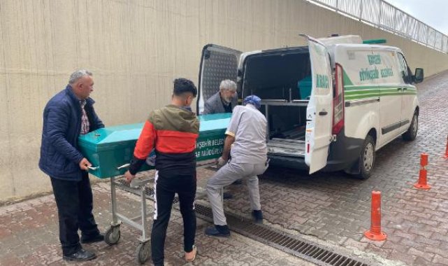 Depremden 111 saat sonra yaralı çıkarılan Ayşegül, kurtarılamadı