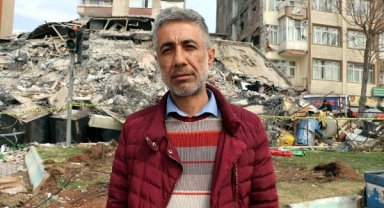 Depremden 50 saat sonra enkazı elleriyle kazarak çıkmış