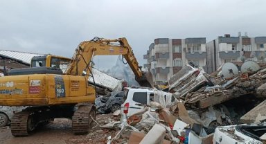 Depremin vurduğu İslahiye'de, 950 araç hurdaya döndü
