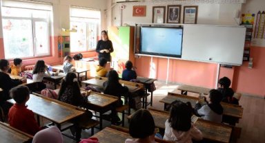Depremlerden etkilenen Diyarbakır'da, 478 bin öğrenci eğitim öğretime başladı