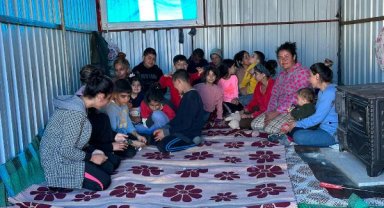 Depremzede 9 aile bir araya gelerek birikimleri olan tüm altınları bozdurup konteyner ev aldı