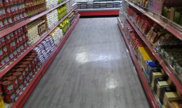 Depremzede ailelerin ücretsiz alışveriş yapabileceği sosyal market kuruldu