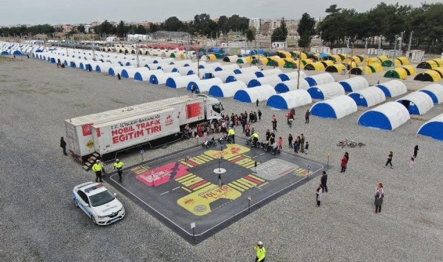 Depremzede çocuklara uygulamalı trafik eğitimi