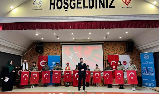 Depremzede çocuklardan tiyatro gösterisi