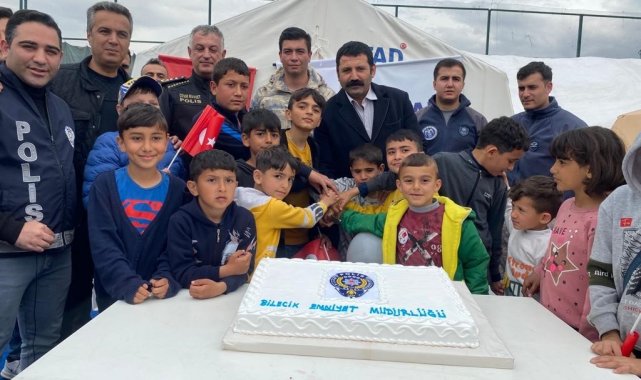 Depremzede çocukların doğum günlerini kutladılar