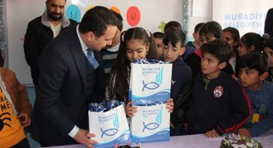 Depremzede Ruken'e 9'uncu yaş günü sürprizi