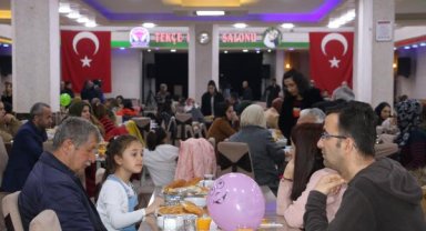 Depremzede vatandaşlar Yüksekova'da iftar sofrasında buluştu