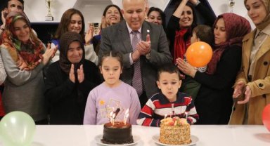 Depremzede Yaren ile Ömer'e doğum günü sürprizi