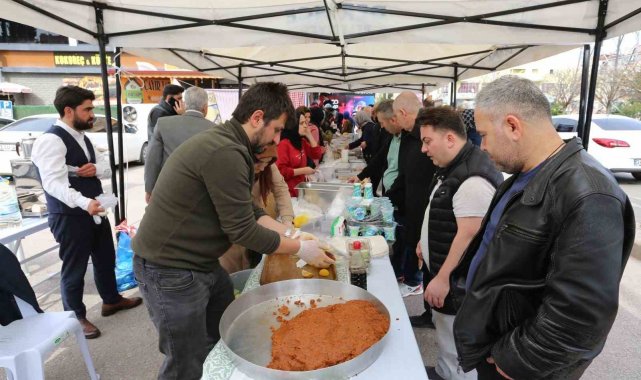 Depremzedeler için hayır panayırı düzenlendi