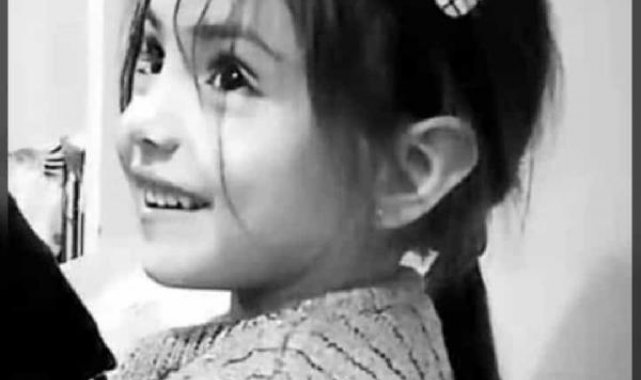 Depremzedelerin kaldığı çadırda çıkan yangında ölen minik Elif, toprağa verildi