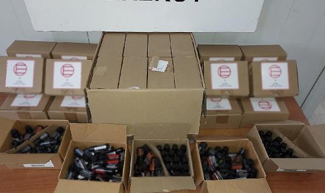 Dereköy Gümrük Kapısı'nda 450 bin liralık esansiyel yağ ele geçirildi