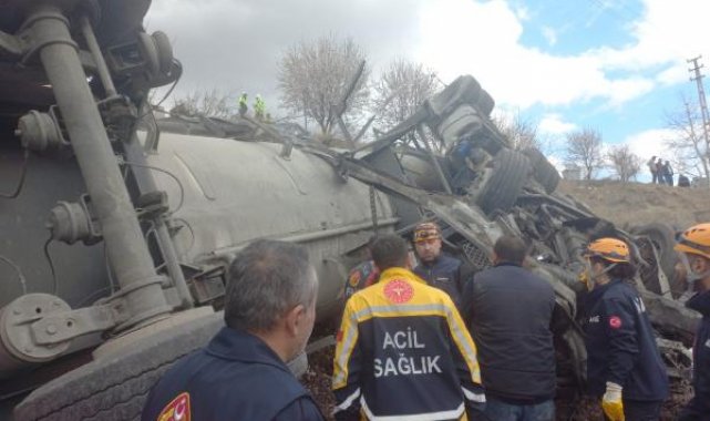 Devrilen tankerin sürücüsü öldü