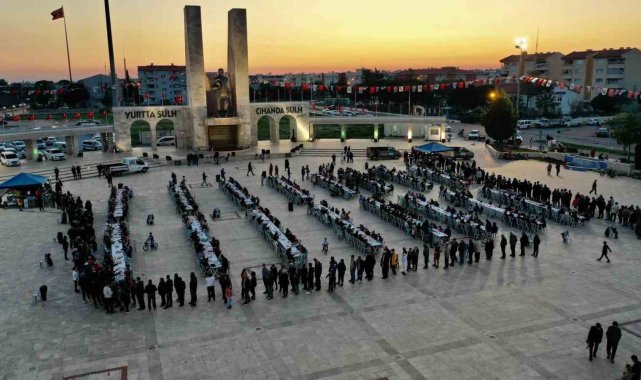 Didim'de iftar yemekleri başladı