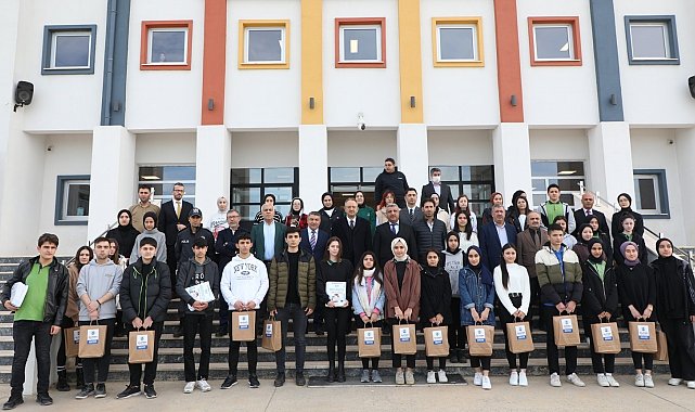 Dilovası Belediyesi'nden öğrencilere YKS ücreti desteği