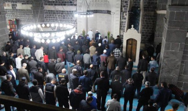 Diyarbakır'da ilk teravih namazı kılındı