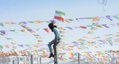 Diyarbakır'da nevruz kutlamasında olay; 5 polis yaralandı, 19 gözaltı