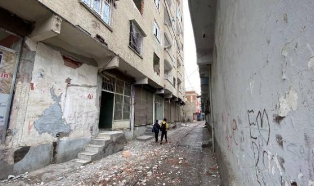 Diyarbakır'ın 400 bin nüfuslu ilçesi için uyarı: Küçük bir artçıda yıkılma durumu söz konusu