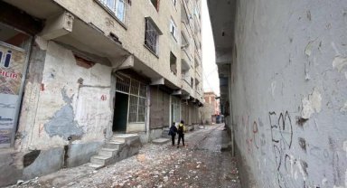 Diyarbakır'ın 400 bin nüfuslu ilçesi için uyarı: Küçük bir artçıda yıkılma durumu söz konusu