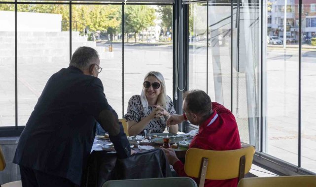 Doktor başkana "glütensiz kafe" teşekkürü