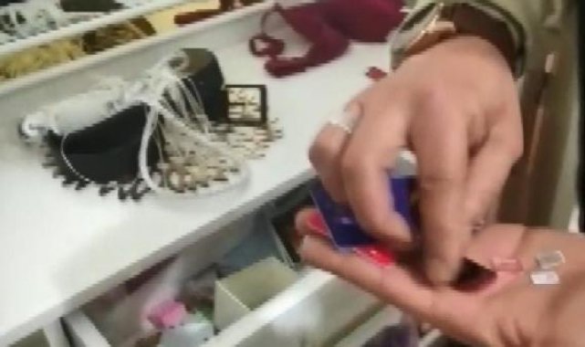 Dolandırıcılar, suçta kullanılan tablet ve bilgisayarları yakalanmamak için kırmış