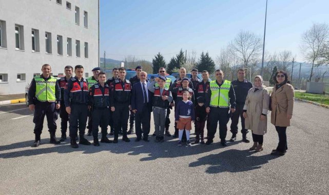 Down sendromlu öğrenciler jandarmanın misafiri oldu